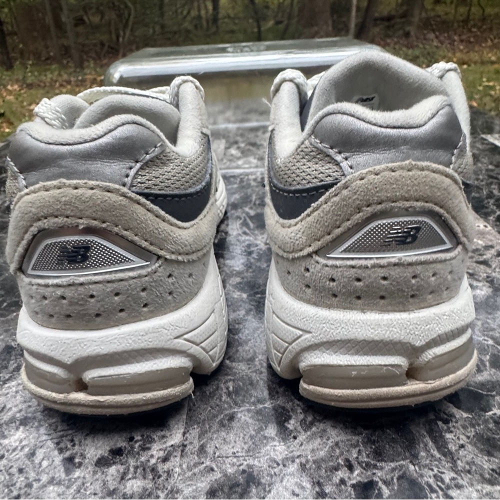 New Balance 2002R  Sneakers Size 11 Boys - Picture 11 of 14